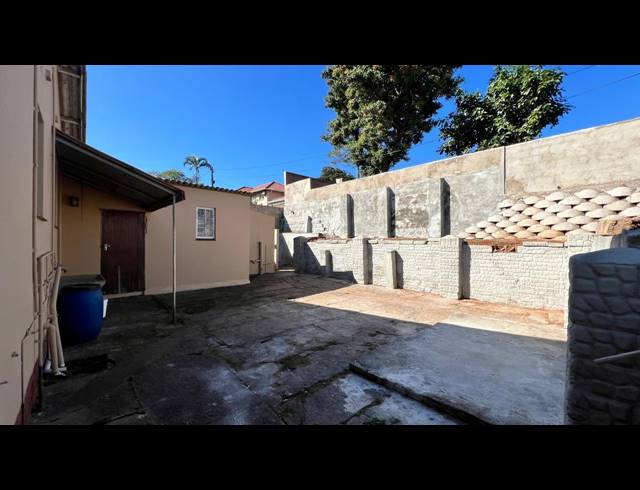 3 BEDROOM HOUSE FOR SALE IN BLUFF